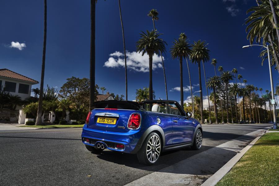  Mini Cooper S Cabrio (F57) 2018 года  (WW) (фото 7 из 222)